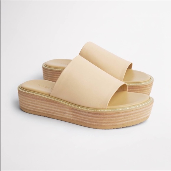 Tony Bianco Erin Sandal in Beech Sheep Nappa Size 6 LIKE NEW - Picture 2 of 6